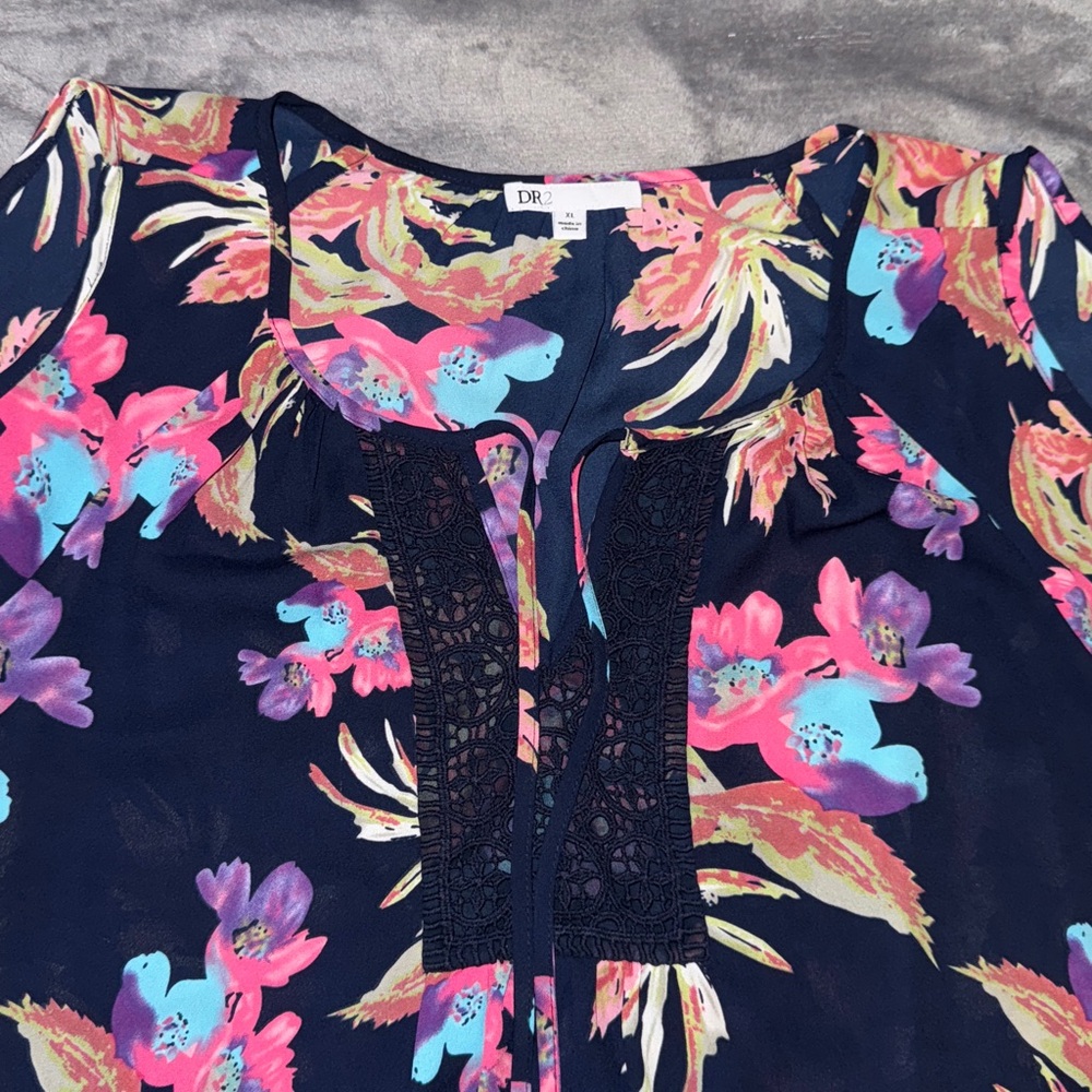 CUTEST shirt XL Navy Blue Floral - Picture 2 of 14